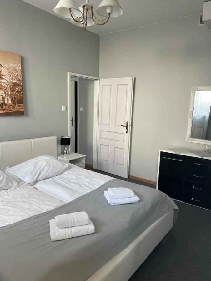 Hotel Turkovia Turek Bagian luar foto