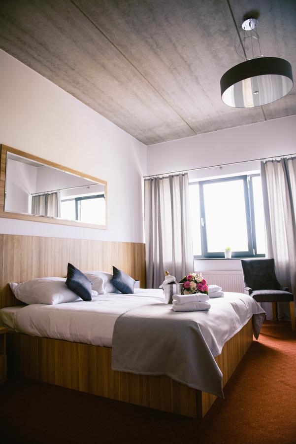 Hotel Turkovia Turek Bagian luar foto